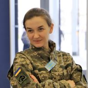 Неймовірно сильна промова прикарпатської ветеранки вразила присутніх на Національному форумі (відео)