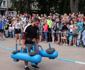 У Калуші до Дня молоді відбувся турнір серед стронгменів Прикарпаття “Найсильніша людина Прикарпаття – 2019”. ФОТО та ВІДЕО