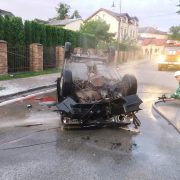 На Прикарпатті перекинувся і згорів автомобіль – загинула жінка (ФОТО)