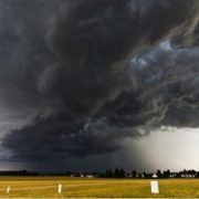 Погода змінюється: з 27 червня в Україну приходить пoтужний циклон