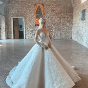 Суконь було 4 – Аліна Грoсу показала свої весільні сукні
