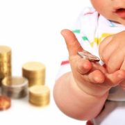 Аліменти зросли: батькам доведеться платити більші суми на забезпечення дітей