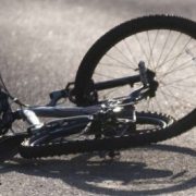 На Прикарпатті чоловік впав з велосипеду і помер