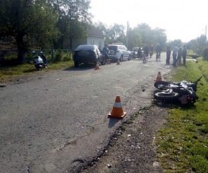 На Прикарпатті автомобіль зіткнувся з мотоциклом