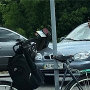 Дитина злетіла на асфальт: легковик збив мотоцикліста з донькою (фото)