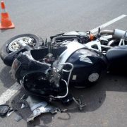 На Франківщині мотоцикліст на тротуарі збив жінку