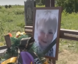 Мати так і не прийшла: в Хмельницькій області поховали малюка з валізи. Відеофакт