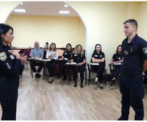 Вперше прикарпатські правоохоронці вивчають українську жестову мову (фото)