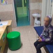 10-річна дівчинка вночі у Коломиї спала на лавці – батьків не було півтори доби
