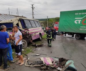 Автобус з Прикарпаття потрапив у жахливу ДТП на Тернопільщині: є постраждалі