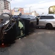 У Франківську серйозна ДТП біля “Велесу” – позашляховики розбилися вщент. ФОТО