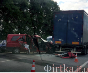 З’явилися фото жахливої ДТП у Задністрянську (відео)