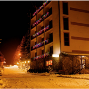 Туристи вже почали бронювати готелі на новорічний період у Карпатах