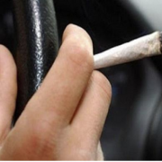 “Дихнути не було чим”: у Франківську водій маршрутки курив в автобусі із повним салоном пасажирів (ВІДЕО)