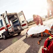 У Франківську під вантажівку потрапила дитина: лікарі рятують підлітка