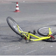 У Франківську водій Renault Kangoo збив дитину на велосипеді