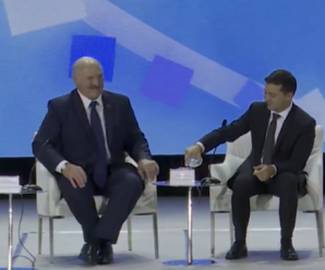 “А ви не соромтеся!”: Зеленський змусив Лукашенка реготати на форумі в Житомирі (відео)