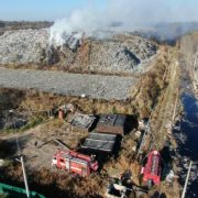 Під Івано-Франківськом горить сміттєзвалище, причини пожежі з’ясовують