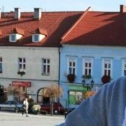 У Польщі збирають кошти на порятунок українця, на якого з висотки впав самогубець