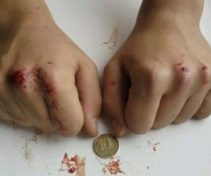 Криваві сліди: в Україні для школярів з’явилася нова небезпечна гра “Монетка”