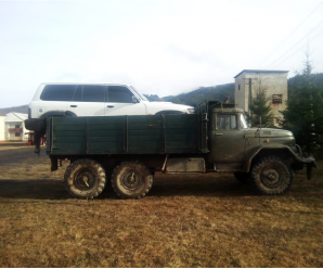 Перевозив позашляховик: на Прикарпатті прикордонники з пострілами затримали вантажівку (ФОТО)