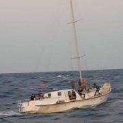 Біля берегів Італії затримали яхту з нелегалами та українським екіпажем