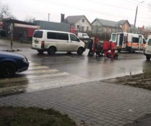 В Івано-Франківську на Об’їзній бус збив дівчину (фото)