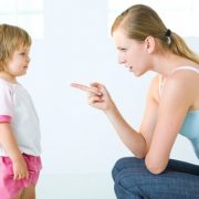 Як постійний крик на дитину, впливає на її здоров’я. Не робіть цього!
