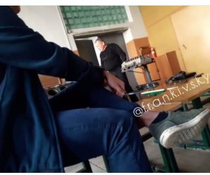 “Мені можна”: у Франківську вчитель палив під час уроку в класі (відео)