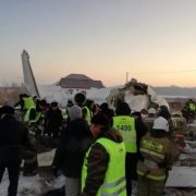 Багато жертв: в Казахстані впав пасажирський літак