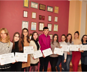 Кращі студенти Прикарпатського університету отримали стипендії в розмірі 500 $