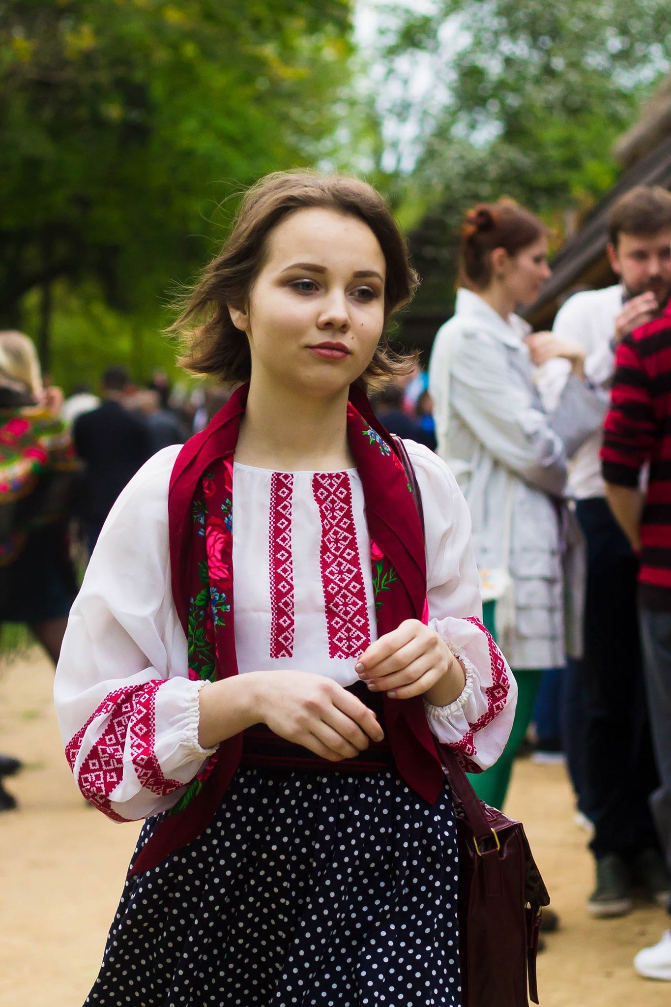 Як треба спілкуватись з жінками, дівчатами, донечками та матерями ...