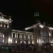 В Івано-Франківську підсвітили залізничний вокзал (ФОТОФАКТ)