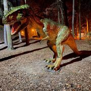 П’яні підлітки понищили скульптуру динозавра у міському парку
