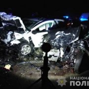 Травмованих деблокували із авто рятувальники: п’яний водій скоїв масштабну аварію із потерпілими на Рівненщині (фото)