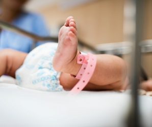 Страшні муки: на Буковині 2-річна дитина облилась окропом, лікарі борються за життя