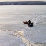 Троє дітей провалилися під лід і потонули на Запоріжжі