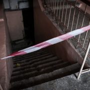 У Франківську в підвалі багатоквартирного будинку знайшли труп чоловіка