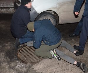 СБУ затримала на вимаганні грошей учасників злочинної групи на Івано-Франківщині (фото)