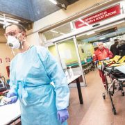 Перша українка захворіла на коронавірус. “Родичів помістили на карантин”
