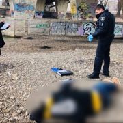 Поліція Франківська з’ясовує причини самогубства молодого хлопця: знайдена записка