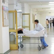 В Івано-Франківську госпіталізували жінку з підозрою на коронавірус – ЗМІ