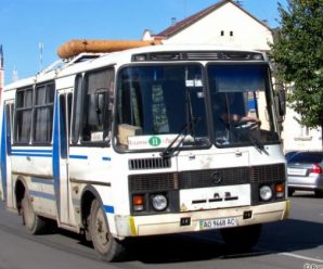 З охоплених коронавірусом Чернівців продовжують курсувати автобуси на Прикарпаття. Їх пасажирів ніхто не перевіряє