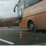 Пасажирський автобув збив пішохода: на Івано-Франківщині сталася дорожньо-транспортна пригода зі смертельними наслідками