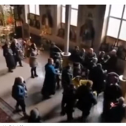 Прямо в будівлі храму: побилися священики в церкві