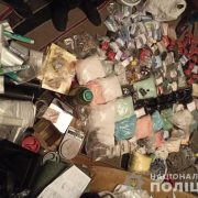 Масштаб вражає: в столиці поліція затримала банду наркоторговців з “товаром” на 110 мільйонів гривень (фото, відео)