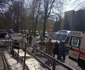 До військового шпиталю Києва прибули 18 швидких з пораненими з передової, – Кулеба