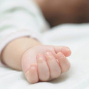 Хвора на коронавірус жінка народила малюка: дитина – на апараті ШВЛ