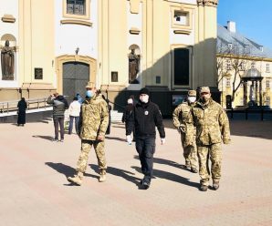 Прикарпатські поліцейські посилено патрулюватимуть біля храмів під час Великодніх свят