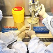 Вчені пояснили, чи може “відновлюватись” коронавірус у людей, які ним перехворіли